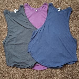 🔵🟣⚫️Bundle of 3 workout tank tops🔵🟣⚫️